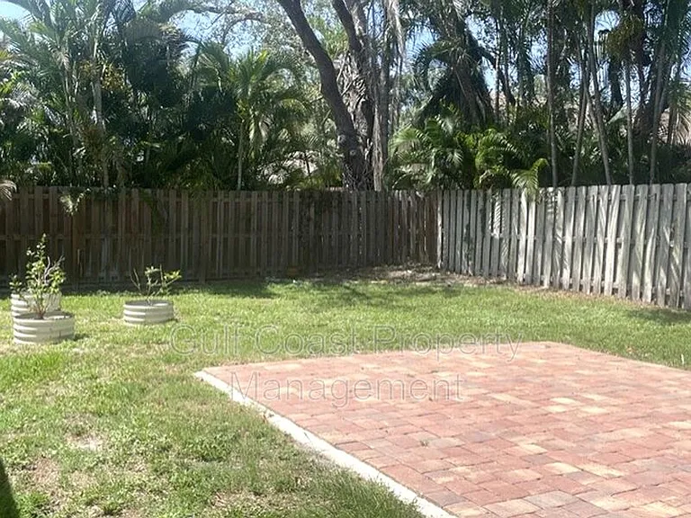 5677 Beneva Woods Cir — Photo 13