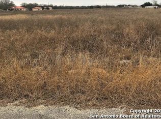 145 Chaparral Dr, Floresville, TX 78114