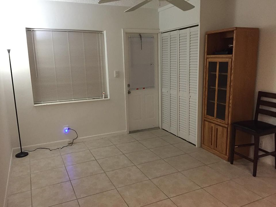1st image of 751 Pine Dr APT 201