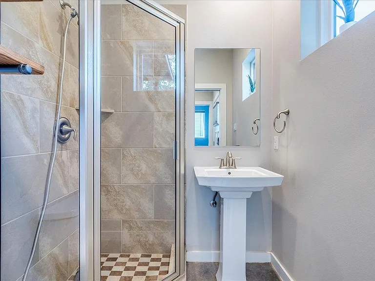 3505 Villa Ct #11 — Photo 14