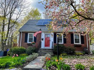 27 Skyline Rd, Hyde Park, MA 02136