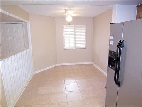 4th image of 625 NW North River Dr APT 101