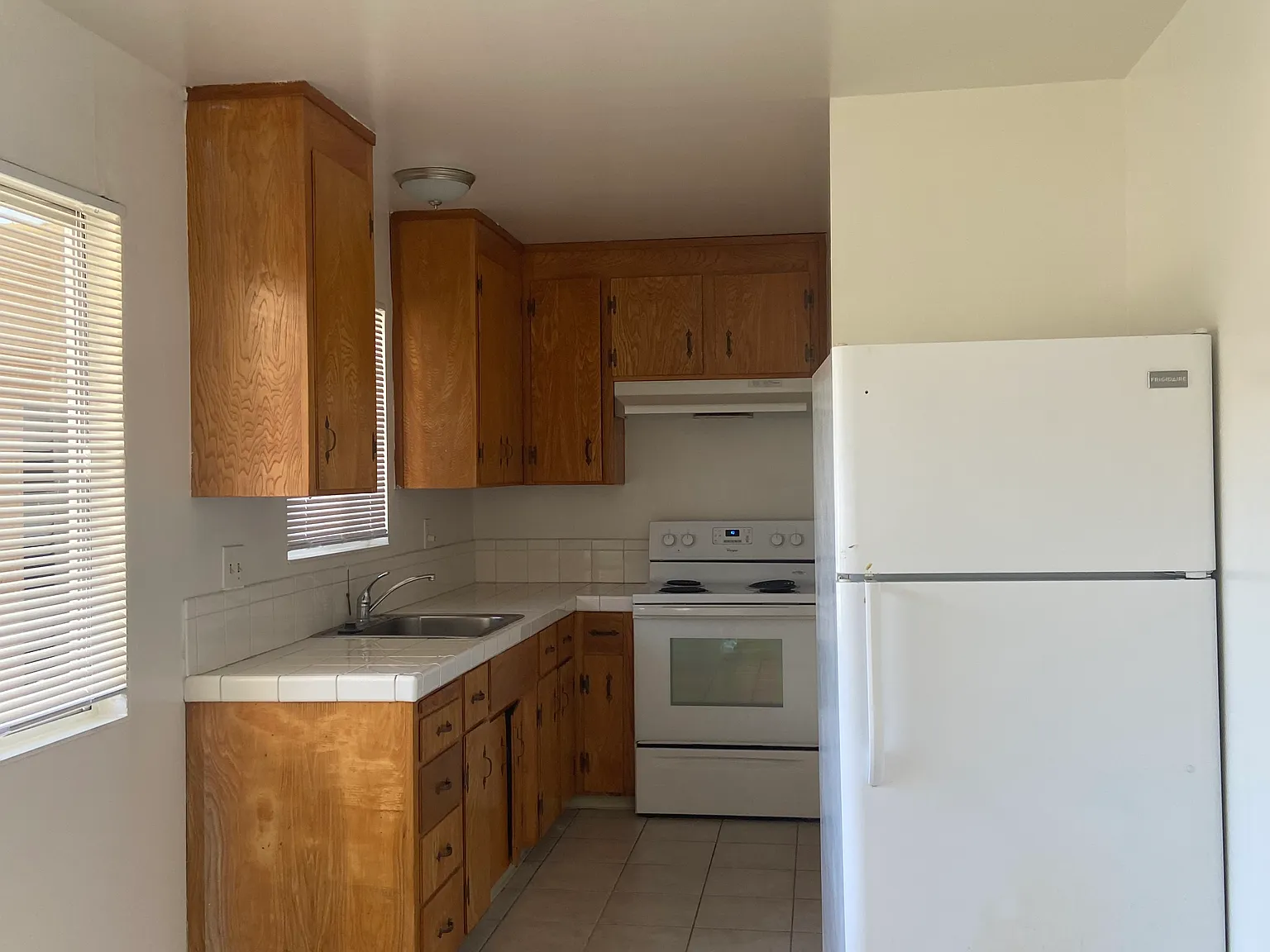 1 bed, 700 sqft, $2,300 — Photo 2