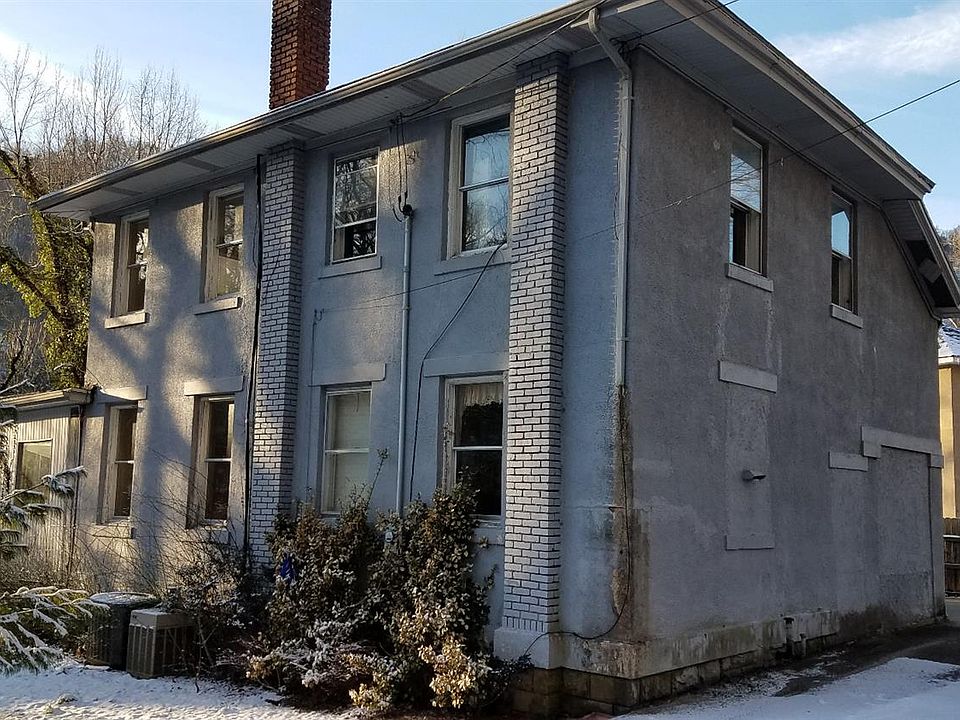 1st image of 48 Gates Dr