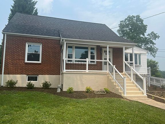 2nd image of 1355 Forest Lawn Dr