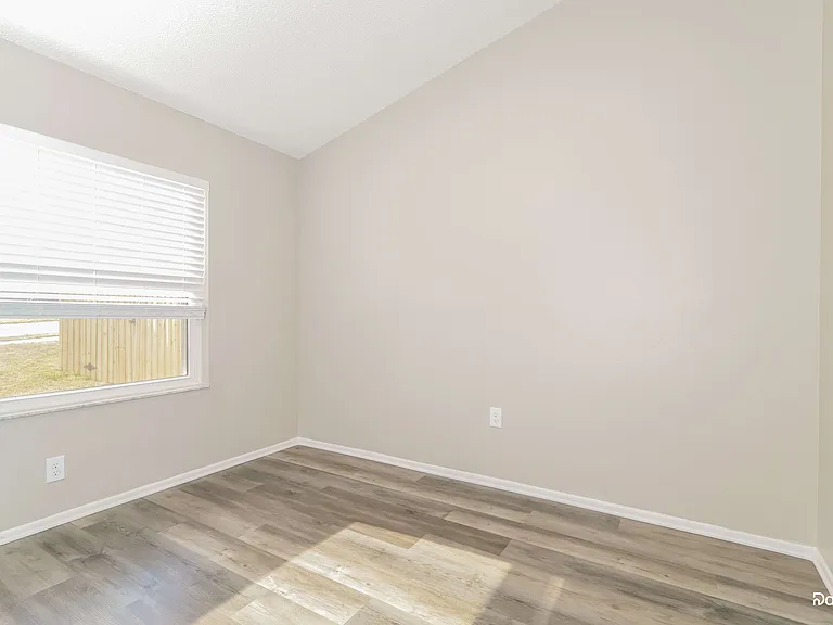 1045 Brielle Ave — Photo 12