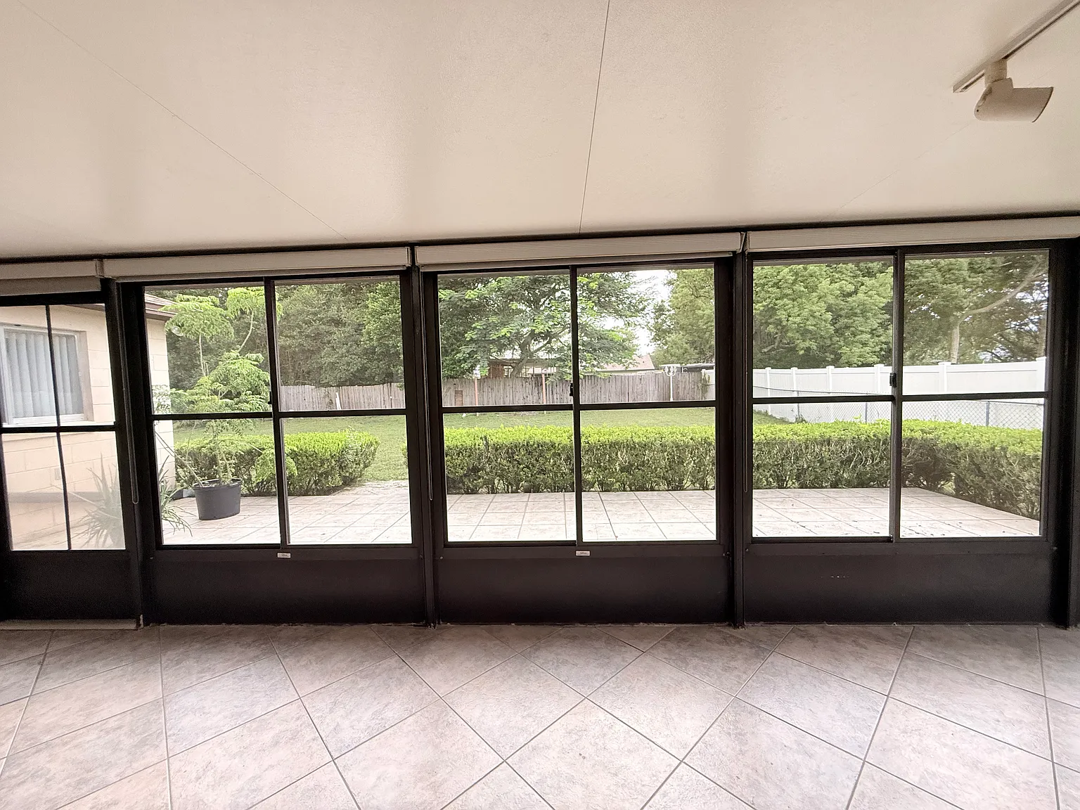 4 bed, 1571 sqft, $2,250 — Photo 3