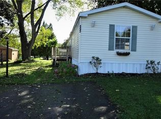 114 Glenview Dr, Clifton Springs, NY 14432