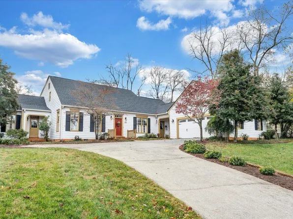 3626 Larson Oaks Dr, Roanoke, VA 24018