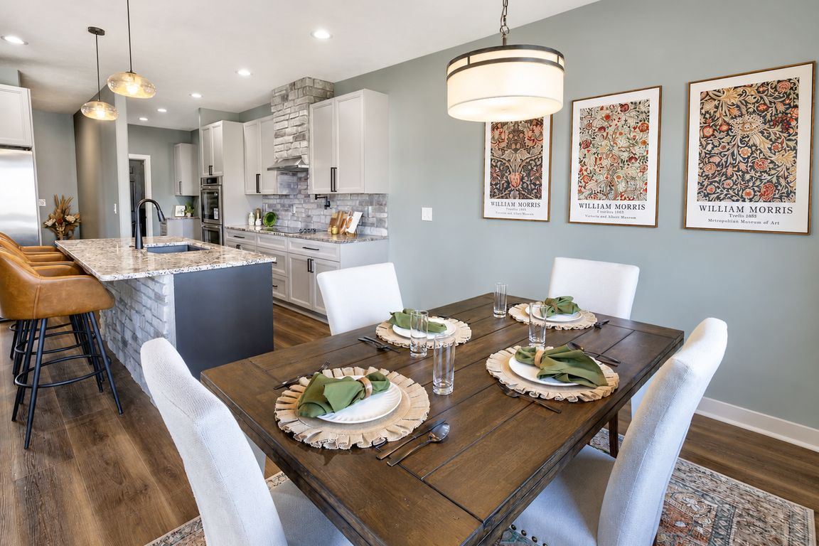 4AA_Dining Room TEdit
