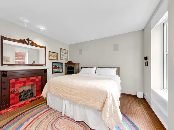 34 Gramercy Park East image 12 of 19