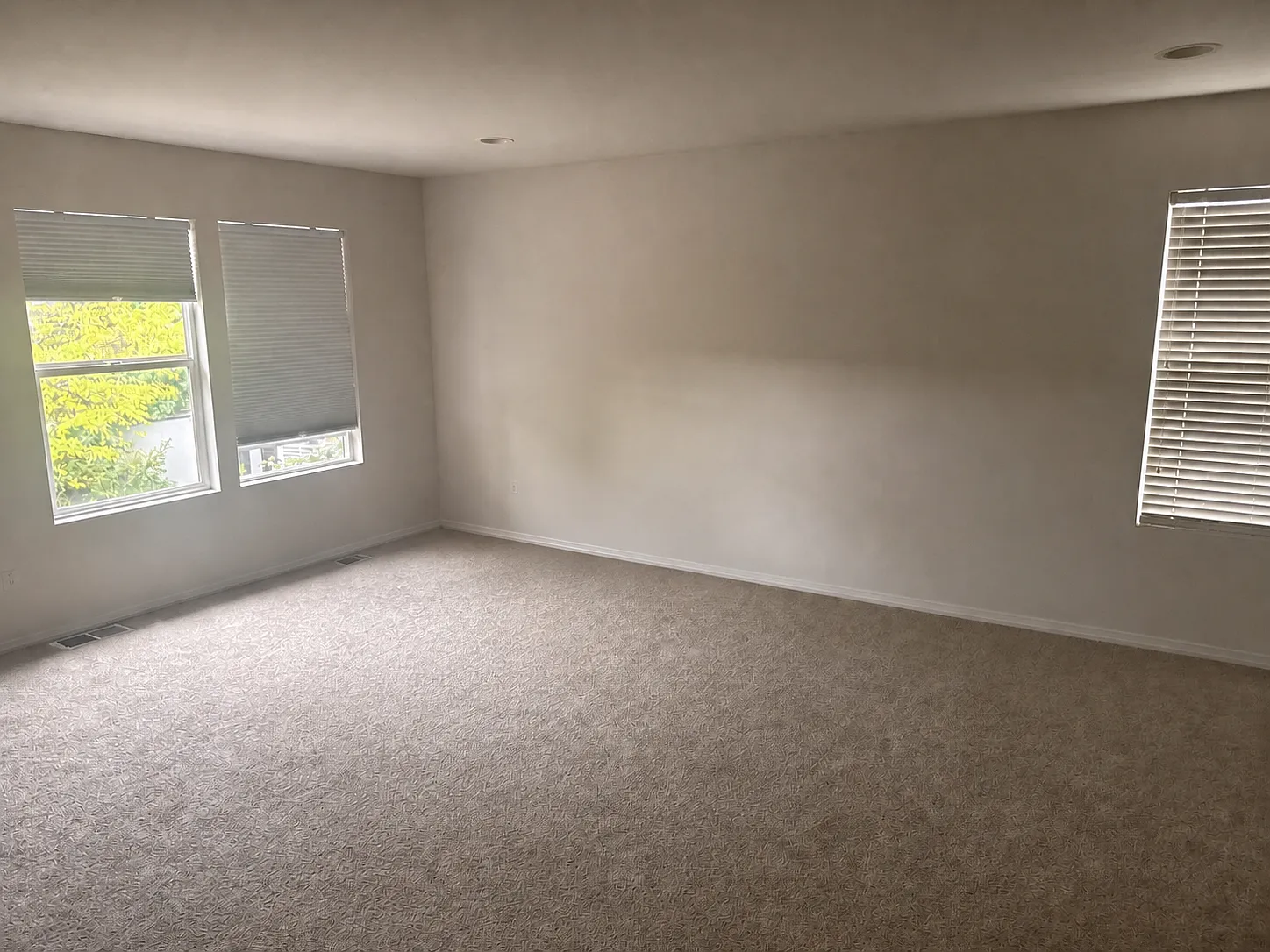 4 bed, 2.5 bath, 2489 sqft, $3,650 — Photo 3