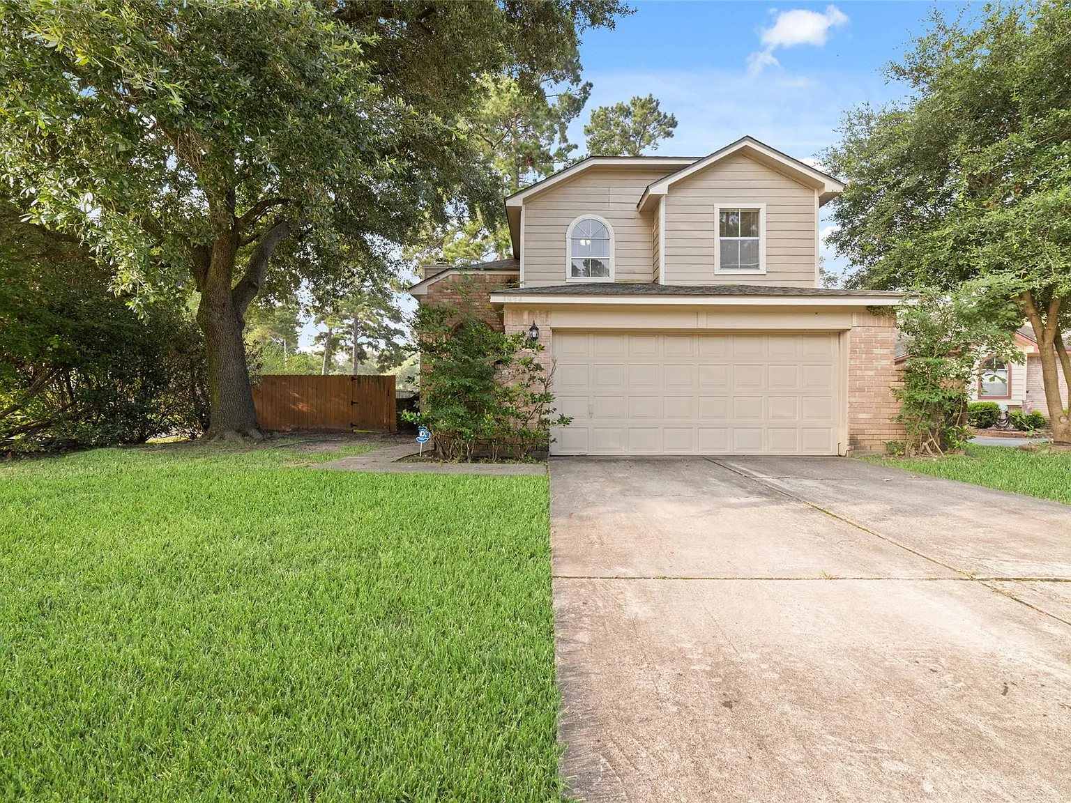 3 bed, 2.5 bath, 1456 sqft, $1,900 — Photo 1