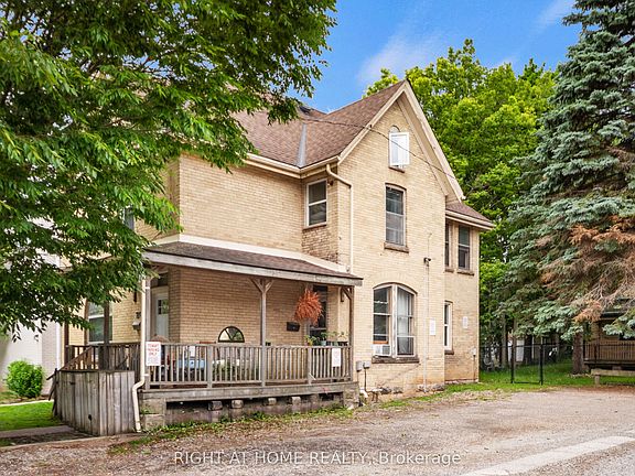 3rd image of 202 Sydenham St