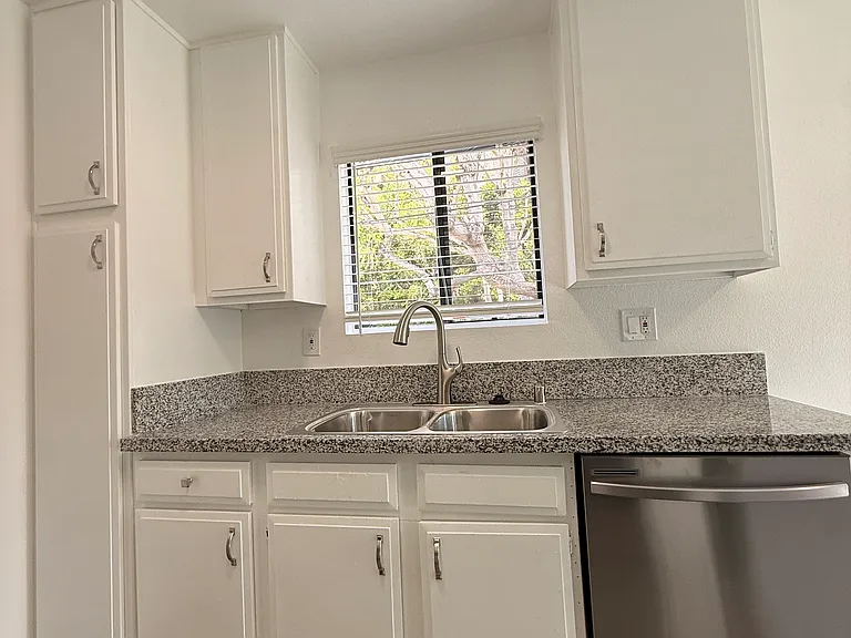 1620 Park Ave #6 — Photo 10