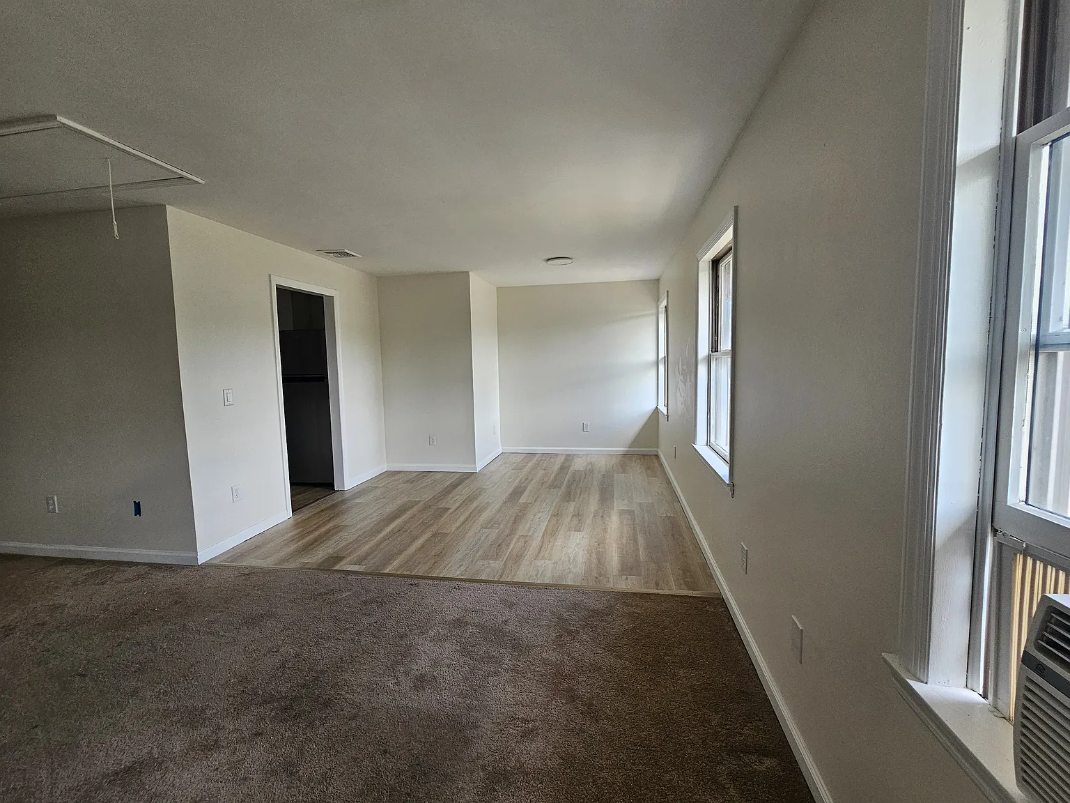 2 bed, 1.5 bath, 1100 sqft, $1,900 — Photo 4