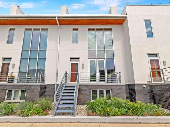 1971 North Riverwalk WAY, Milwaukee, WI 53212