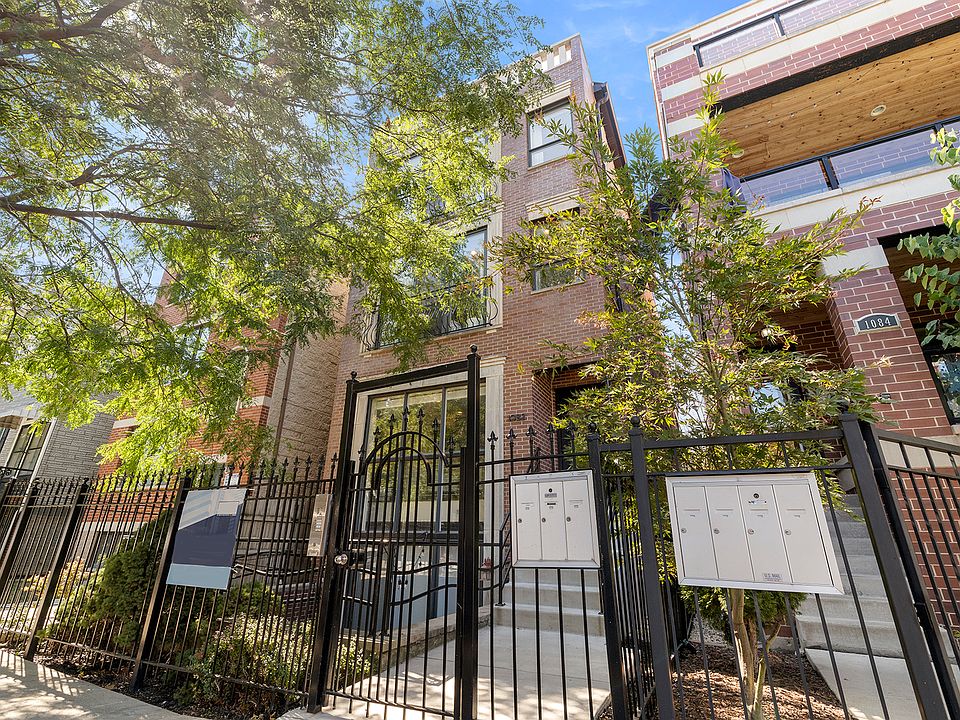 1st image of 1082 N Hermitage Ave #3