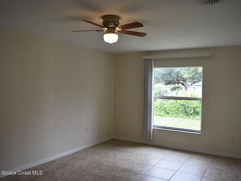 334 Bordeaux Ave NE — Photo 17