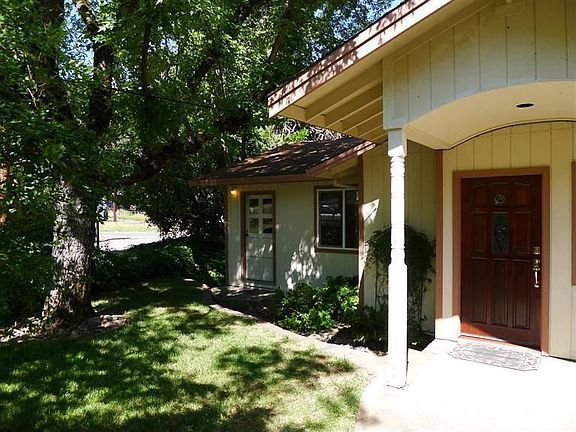 3rd image of 1851 Goldman Ln