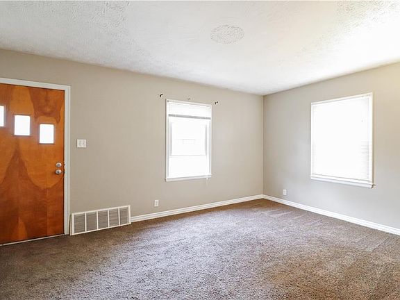 3rd image of 877 Shoshone Ave