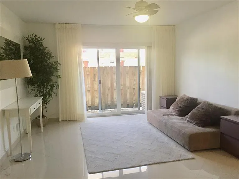3220 NE Bayview Dr #102 — Photo 17