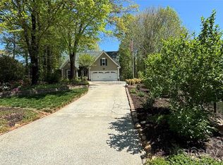 130 Fox Crossing Ct, Denver, NC 28037