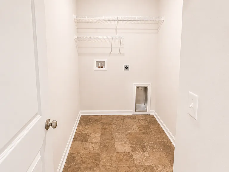 421 Eclipse Ln — Photo 6