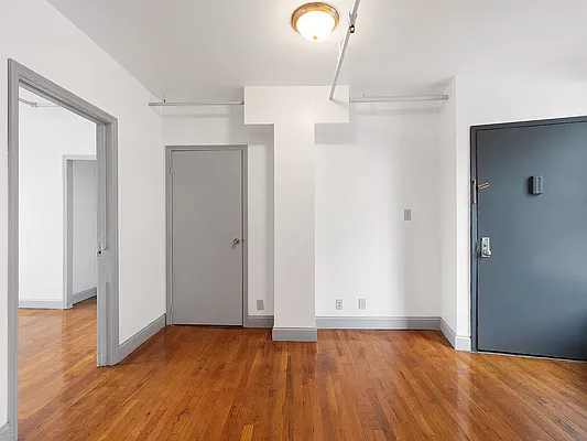 Rented by REAL New York | media 17