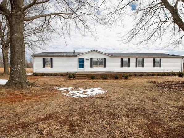 3542 Flynt Rd, Liberty, NC 27298