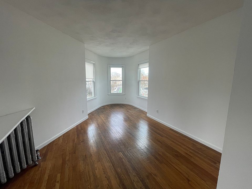 1st image of 146 Oxford St APT 4