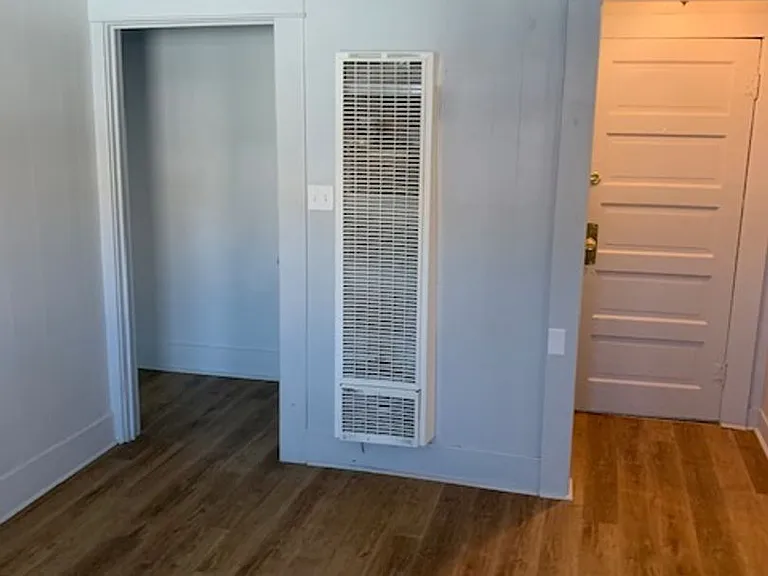 404 W Walnut St — Photo 14