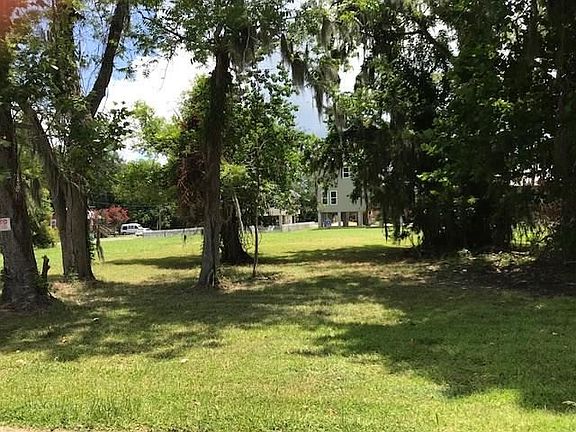 3rd image of Cedar St