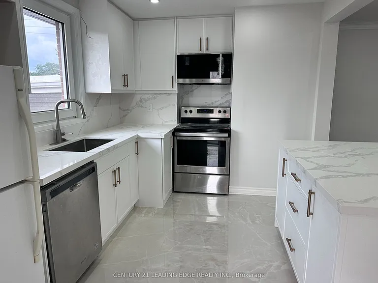 11 White Abbey Park #MAIN FL — Photo 5