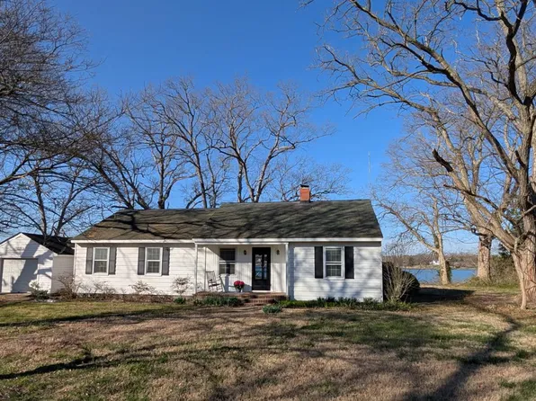 375 Hickory Point Dr, Montross, VA 22520