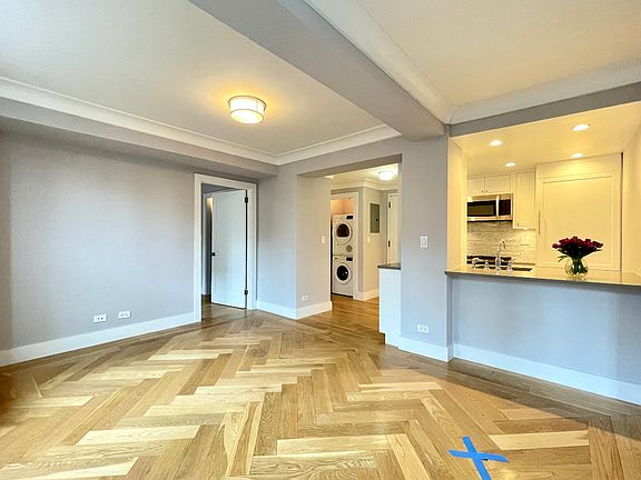 5th image of 752 W End Ave APT 12D