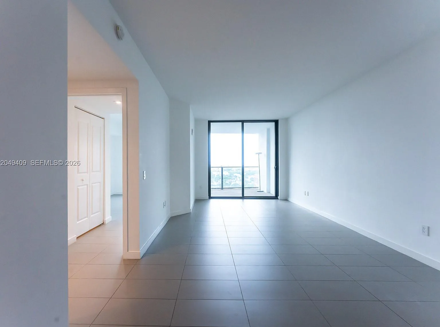 Canvas Condo — Photo 3