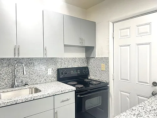 1545 NW 8th Ave Photo 1