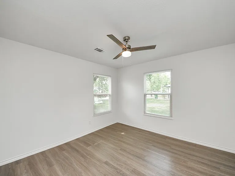 7004 Conley St — Photo 27