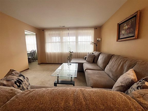 4th image of 7815 Douglas Ave APT 101