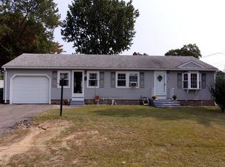 13 Searles St, Chicopee, MA 01020