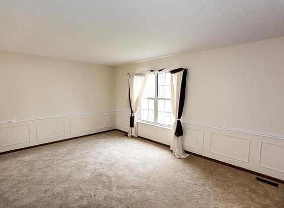2nd image of 2030 Seven Pines Dr