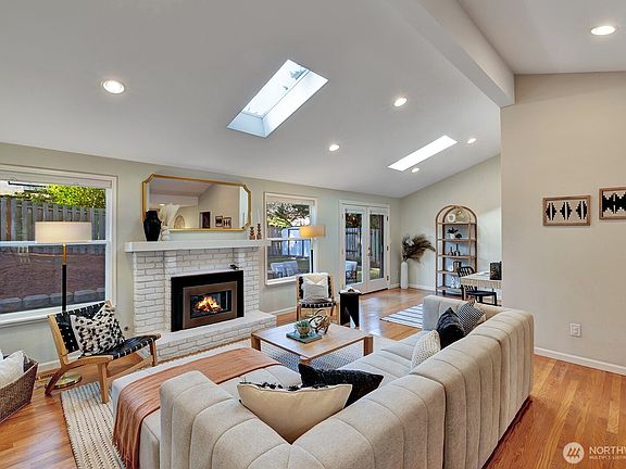 4th image of 3317 172nd Avenue NE