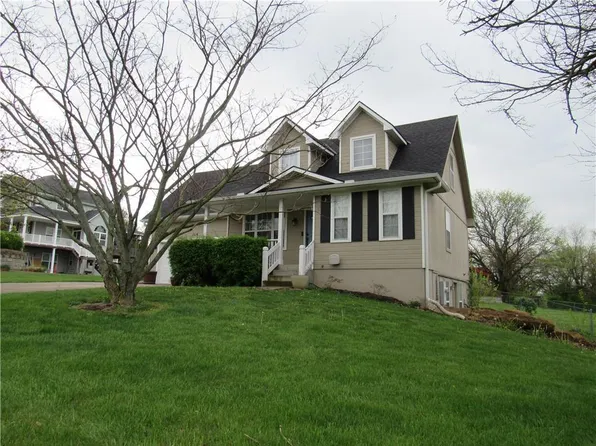 1516 Broadway St, Pleasant Hill, MO 64080