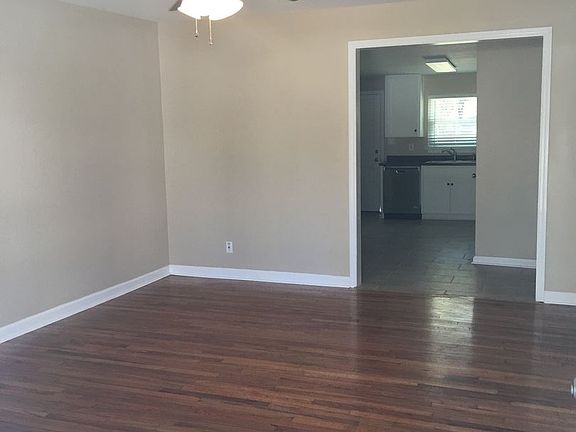 4th image of 1126 N Bronough St