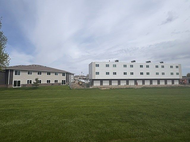 Building Photo 3