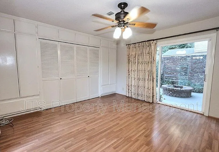 1060 Sand Bar Cir — Photo 45