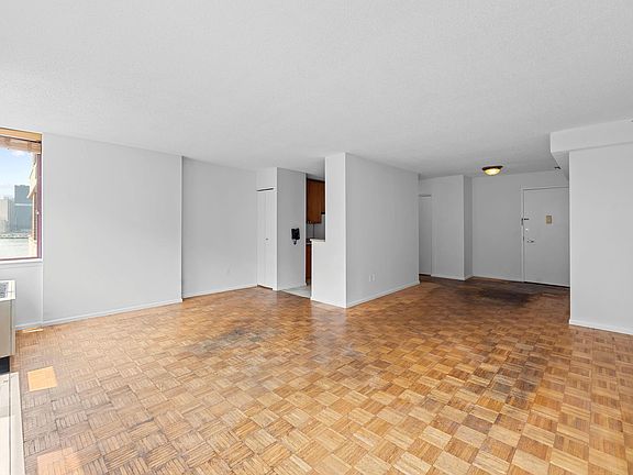 5th image of 4-74 48th Avenue #9-N