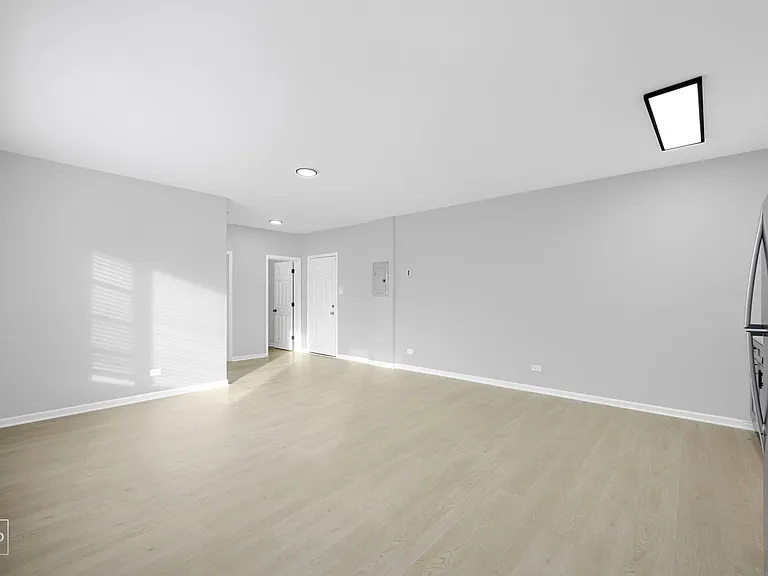 7706 South Coles — Photo 15