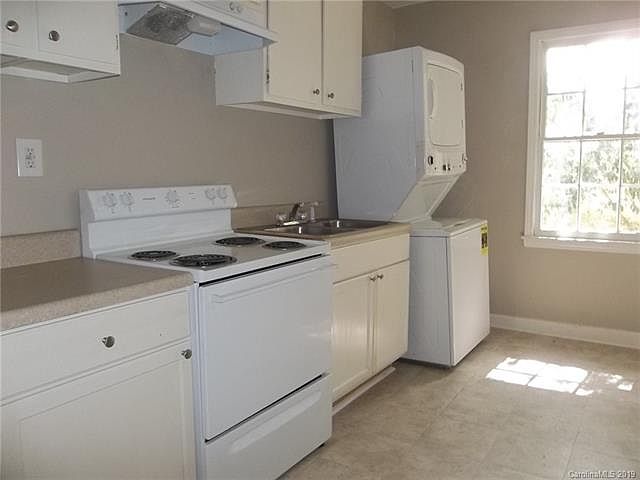 2nd image of 1941 Terrybrook Ln APT 2